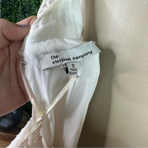 Ivory swiss dot romper nwt - Picture 9 of 13